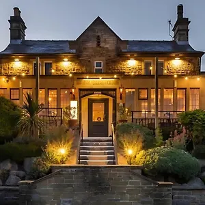 the-cross-scythes.yorkshirehotels.net/