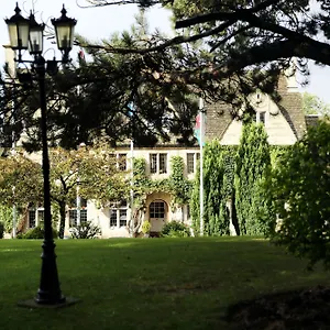 4* Hotel Hatton Court