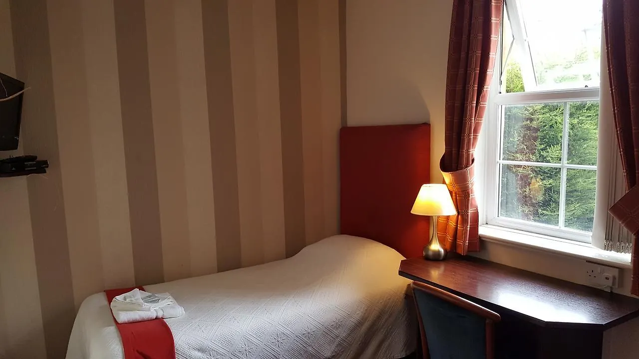 Edward Hotel Gloucester 2*,