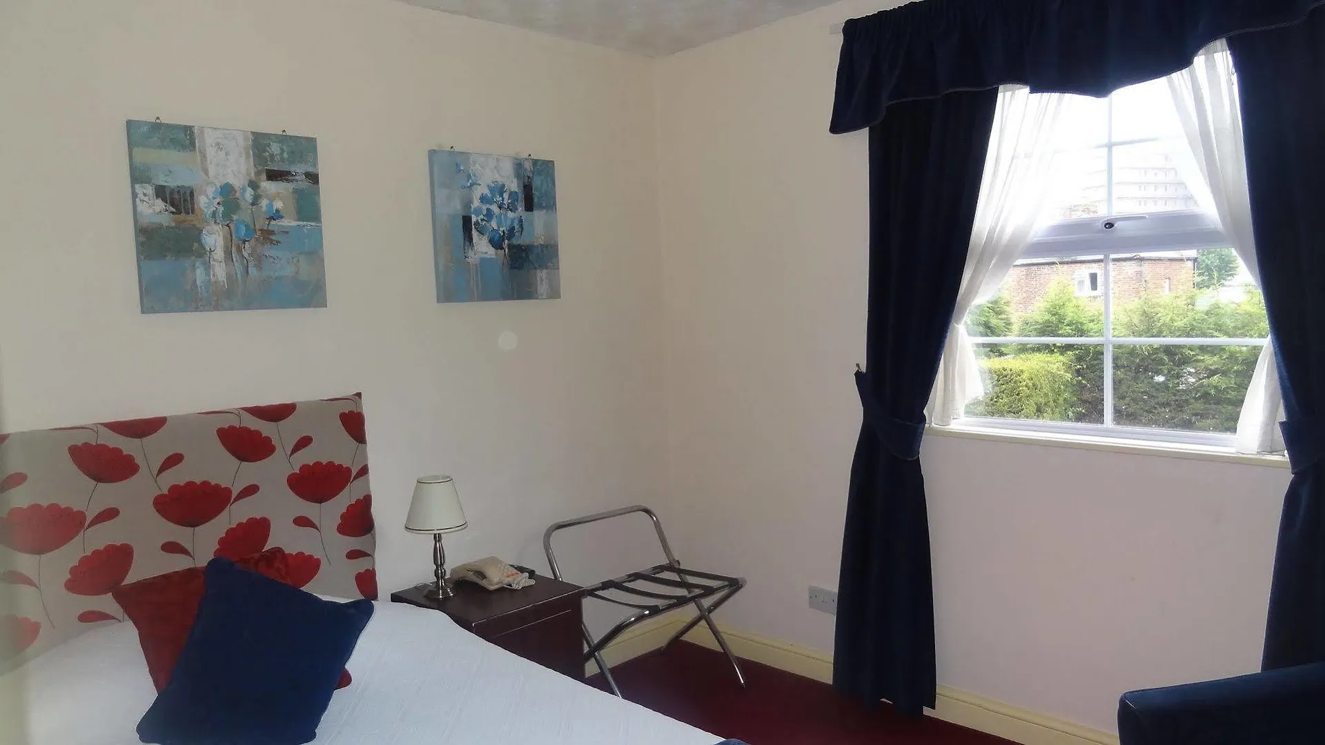 Edward Hotel Gloucester 2*,